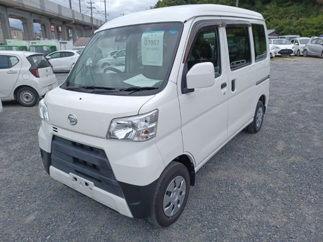 7957 Daihatsu Hijet van S331V 2018 г. (LUM Kobe Nyusatsu)